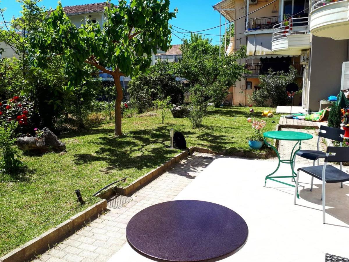 Christiana'S Apartment นีดรี ภายนอก รูปภาพ