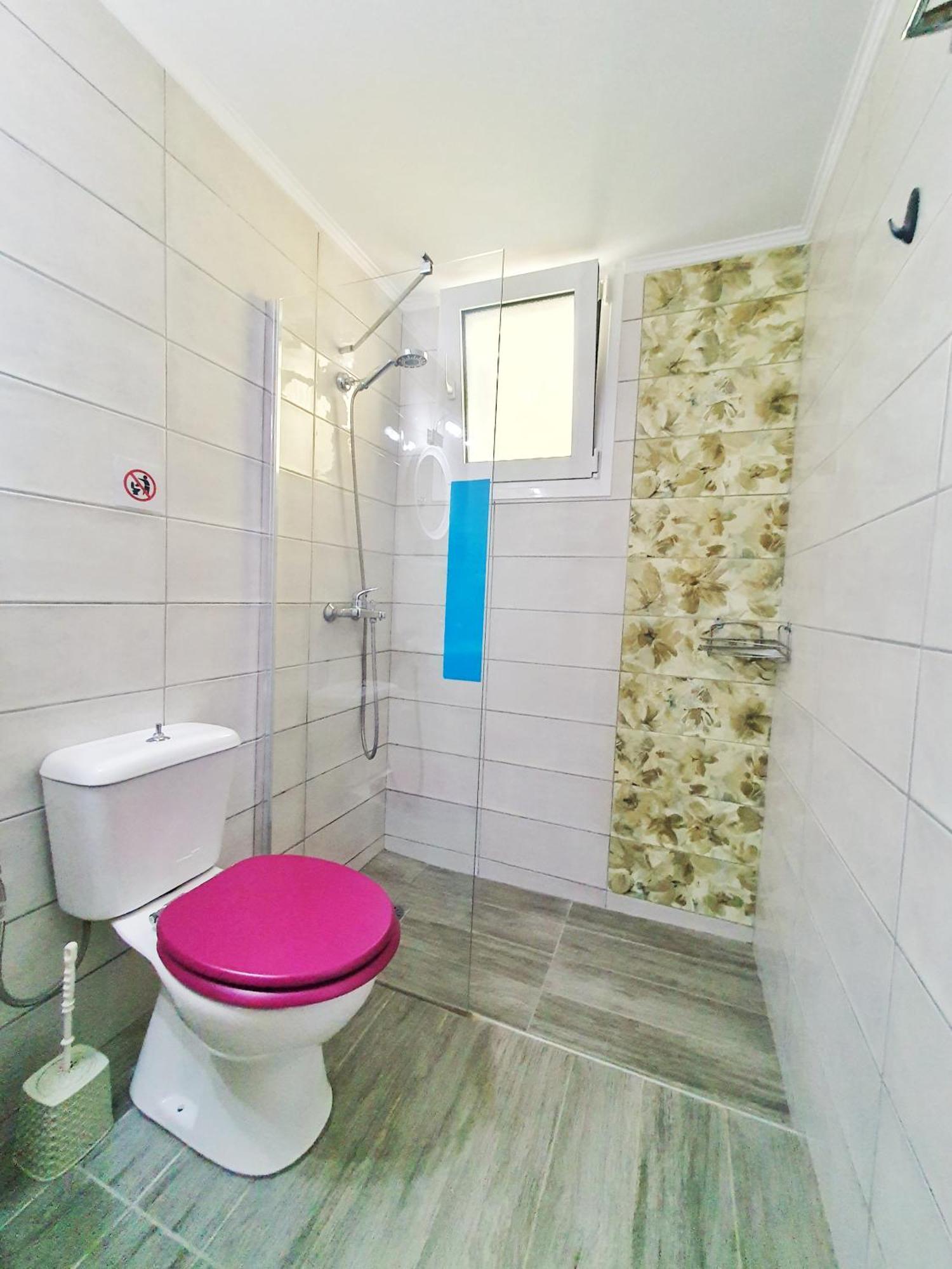 Christiana'S Apartment นีดรี ภายนอก รูปภาพ