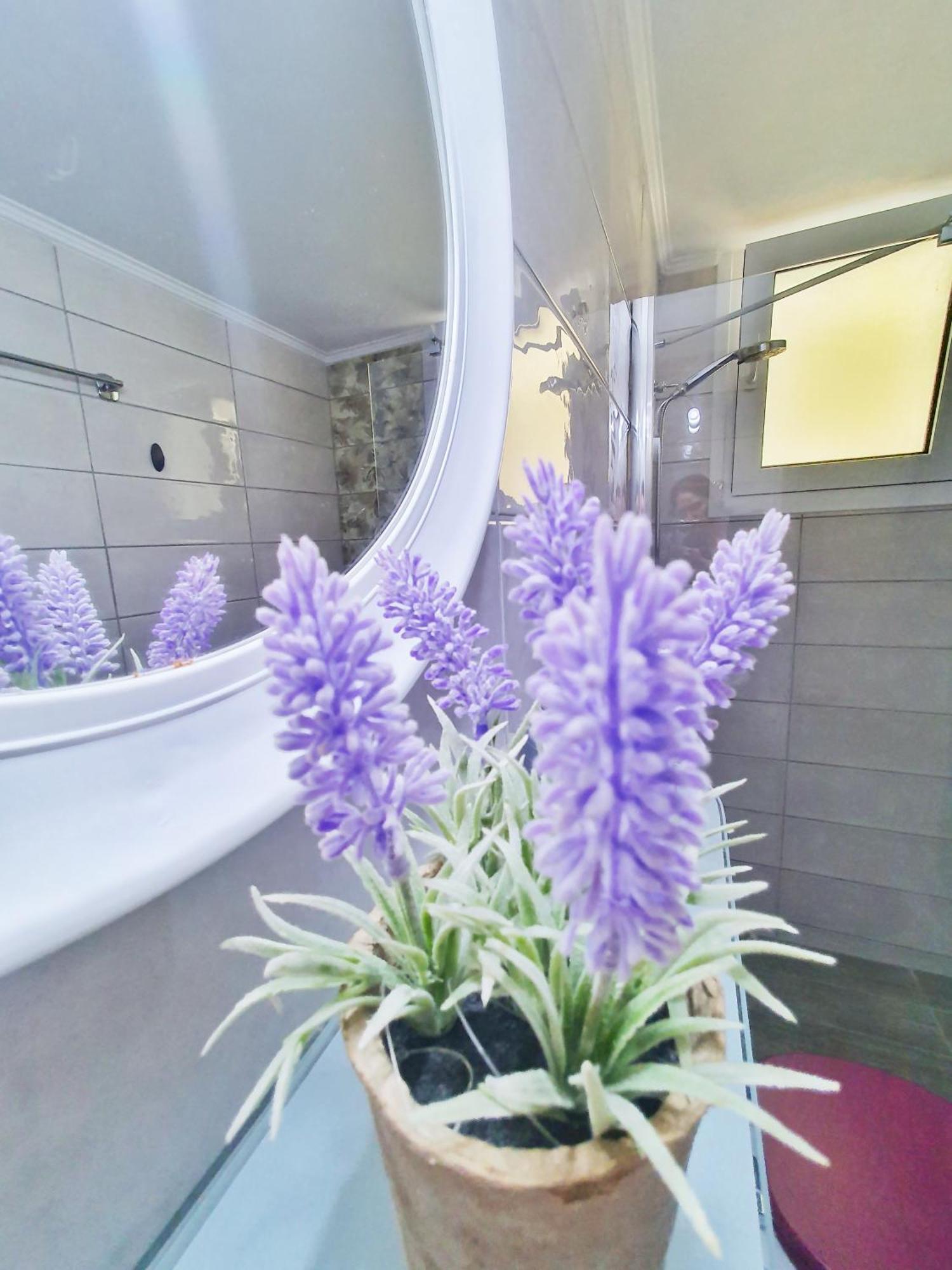 Christiana'S Apartment นีดรี ภายนอก รูปภาพ