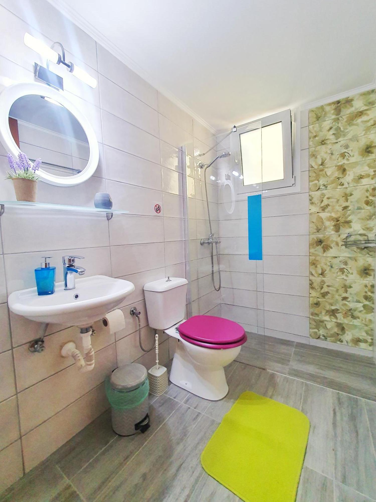 Christiana'S Apartment นีดรี ภายนอก รูปภาพ